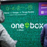 "Dual-grid" Parcel locker