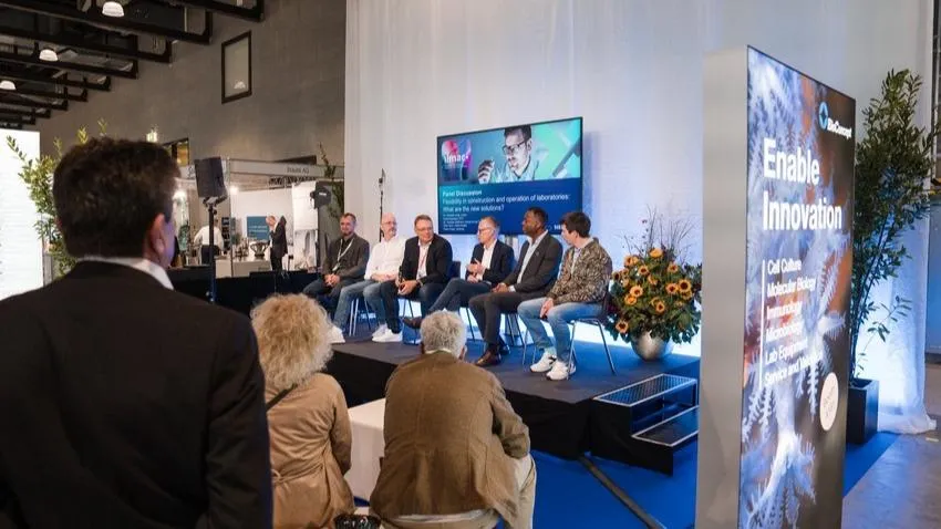 From Molecule to Market: the comprehensive Life Sciences operating system to connect the real and digital worlds — end to end. | Panel Discussion, Siemens