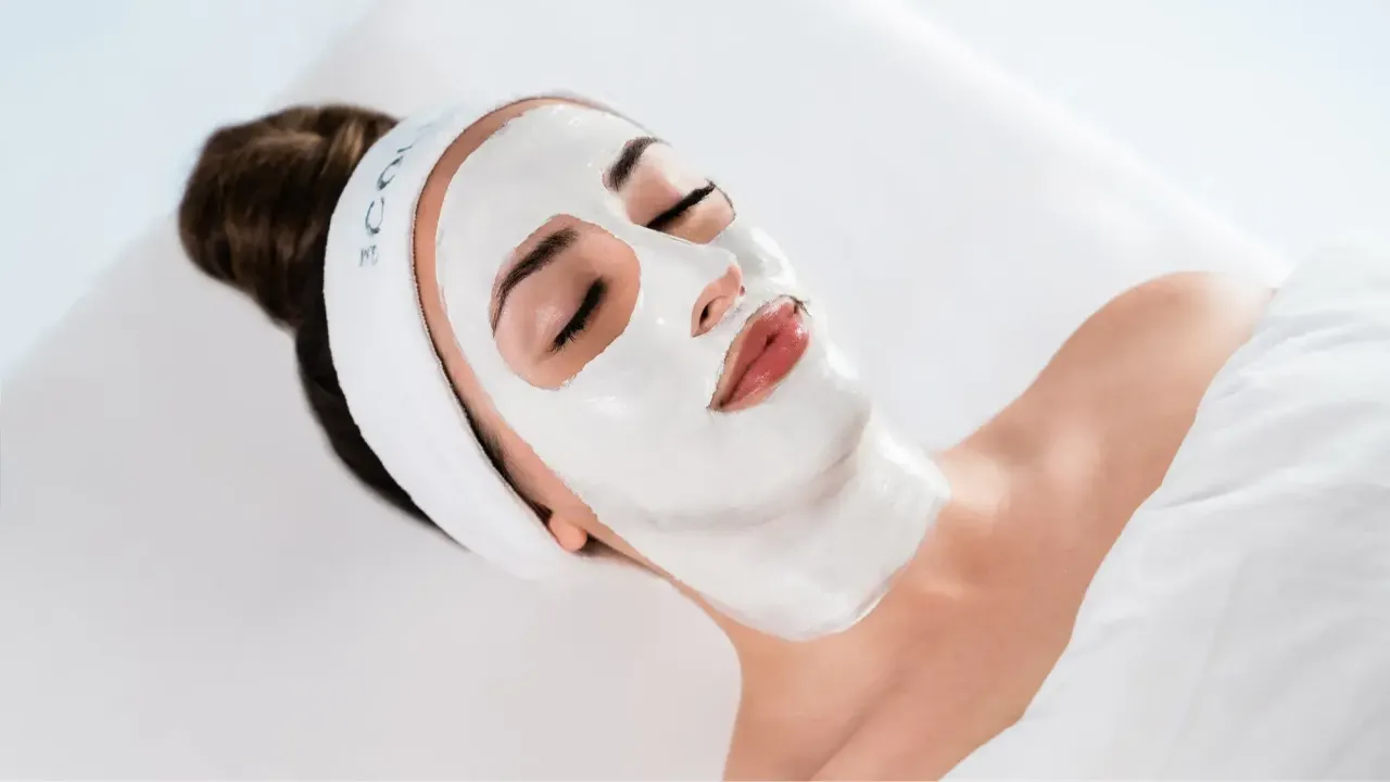 G.M. Collin - Corrective Collagen Facial (Booking Required)