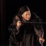 Tiri: Te Araroa Woman Far Walking