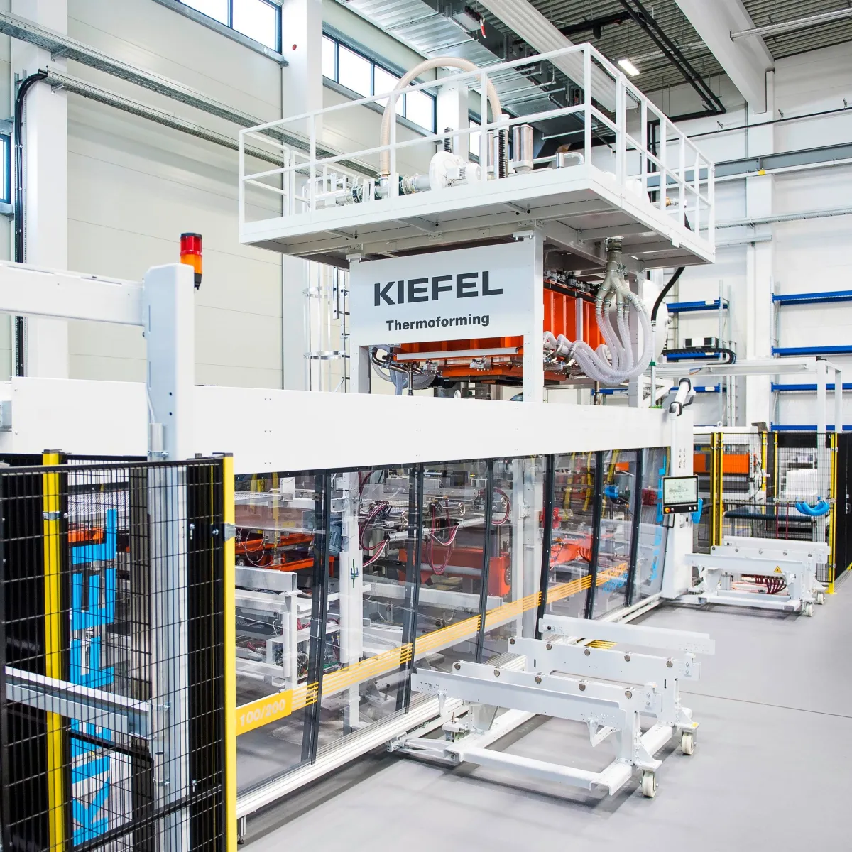 Thermoforming machines for refrigerator door and inner liners