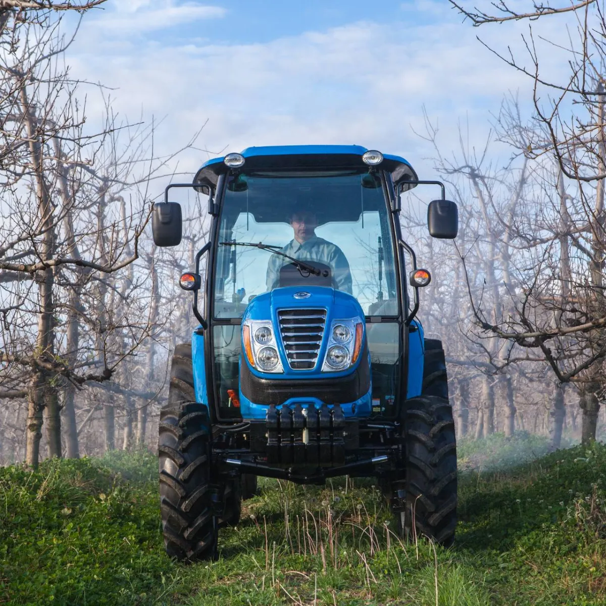 Trator 65 CV - LS Tractor R65 Cabinado 4X4