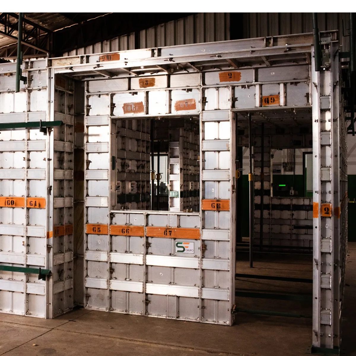 Forma de alumínio para parede de concreto