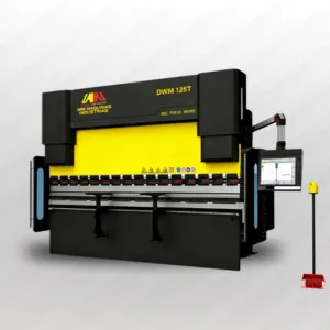 Dobradeira CNC