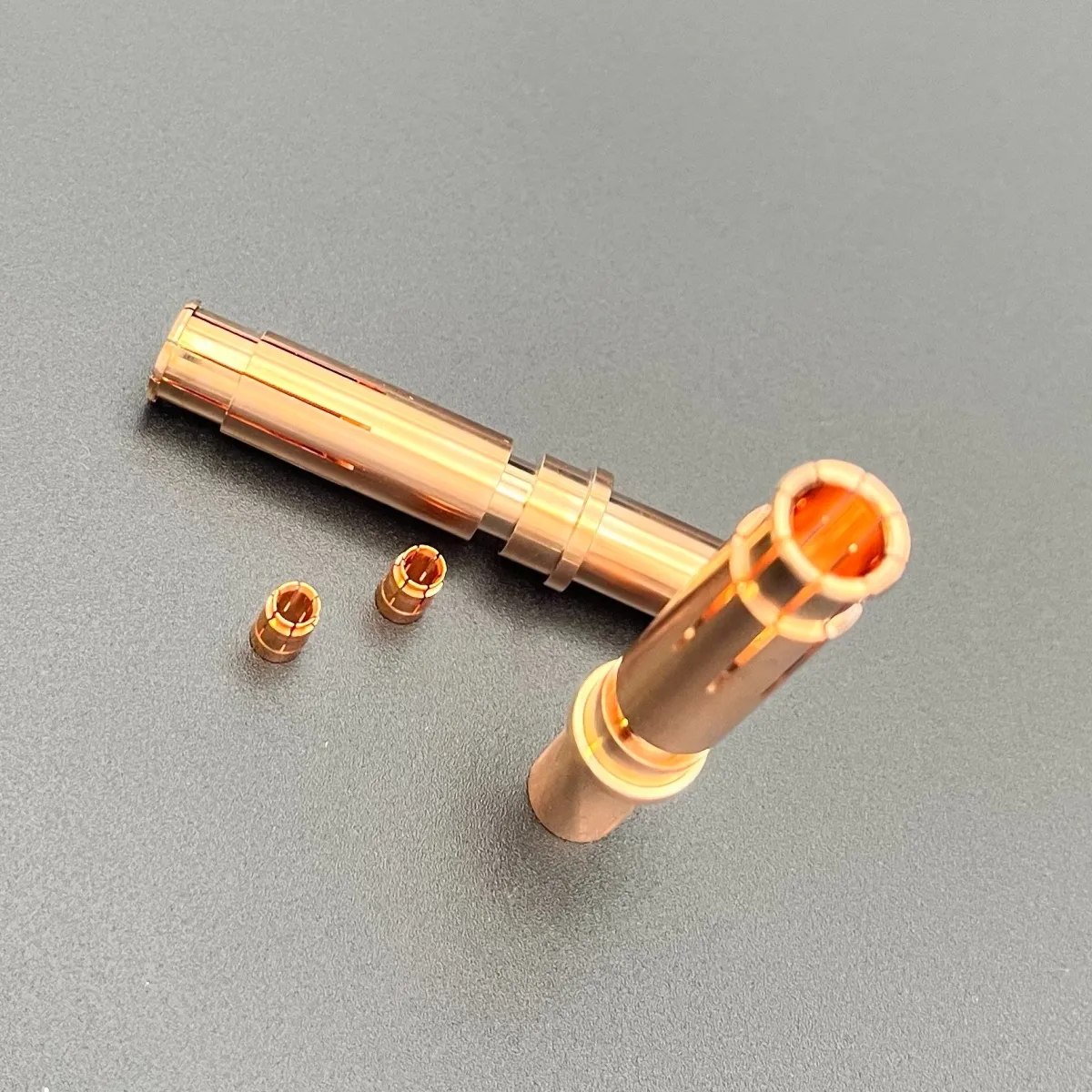 Décolletage de précision pour la connectique de 0,5 à 32 mm