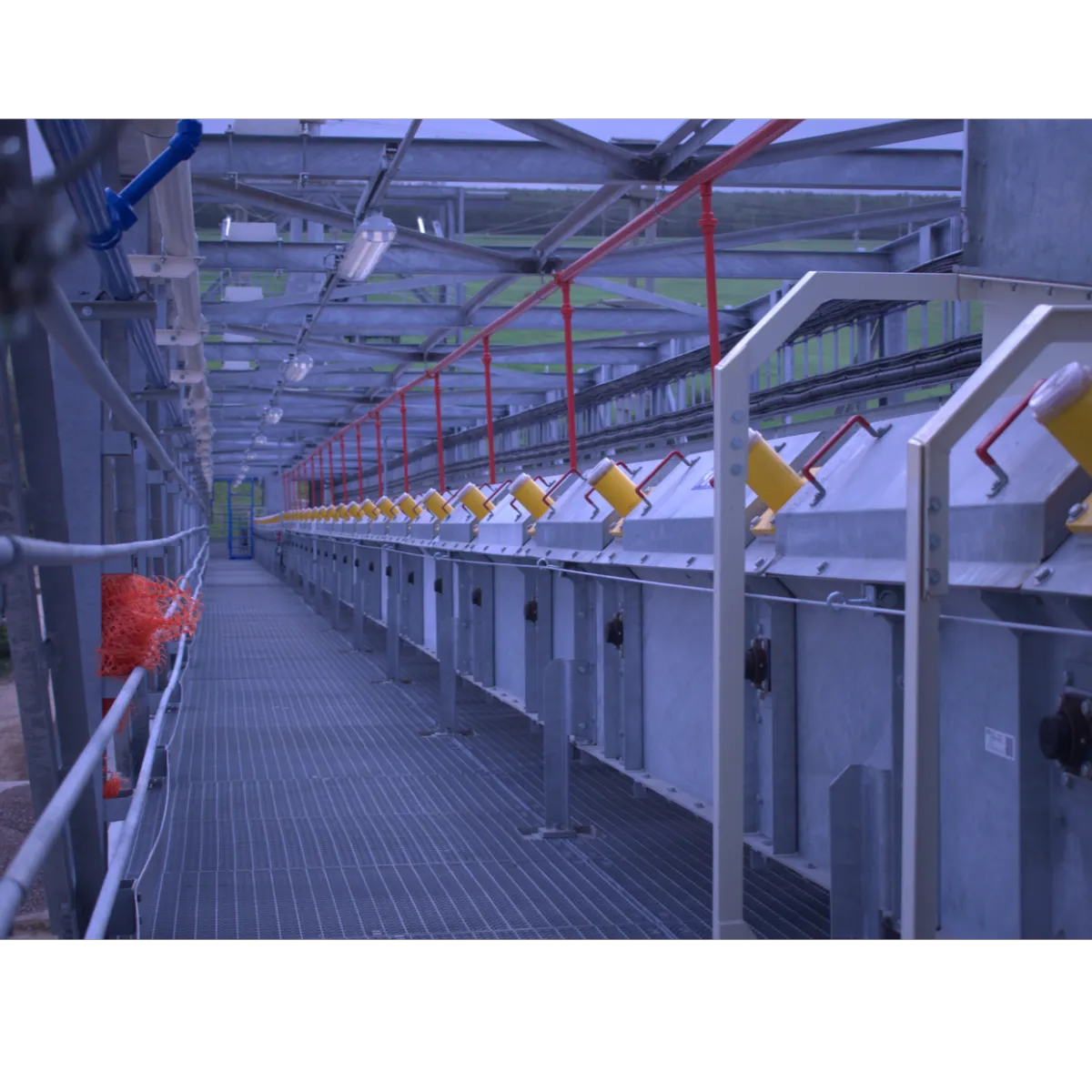 Transportadores enclausurados para materiais a granel