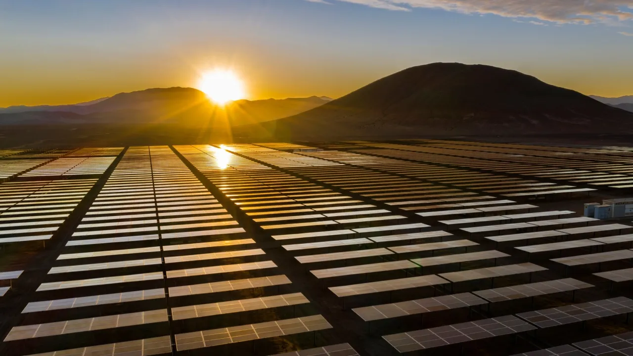 How Close Are Mines to 100% Renewable Energy?