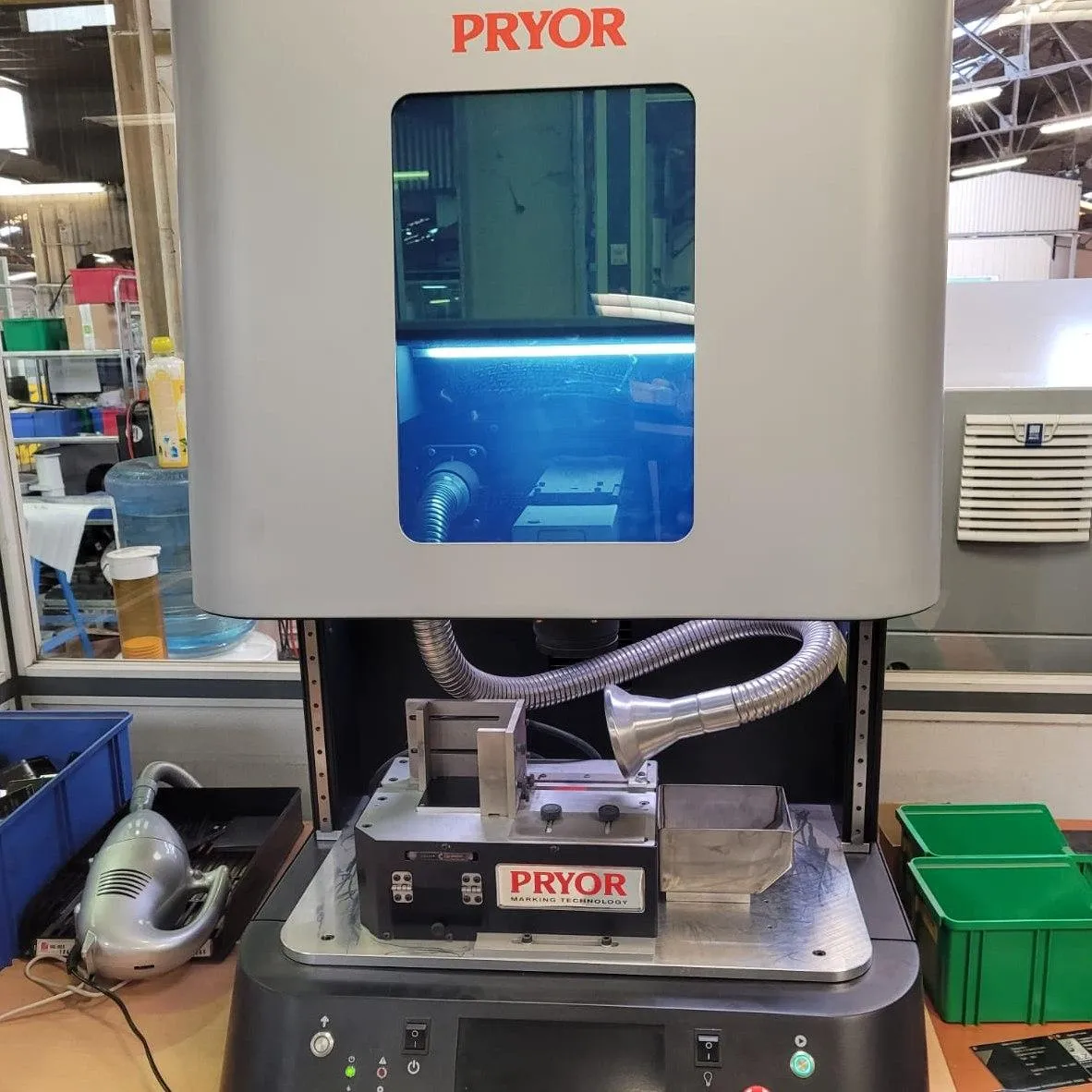 Marquage de plaques par Laser avec chargeur automatique
