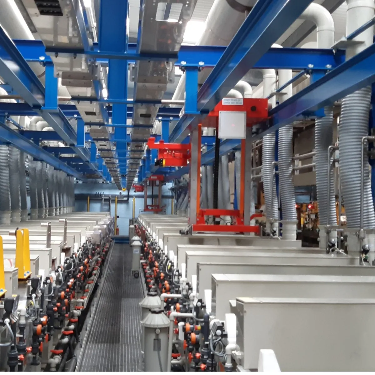 Chaine de traitements de surface pour la galvanoplatie