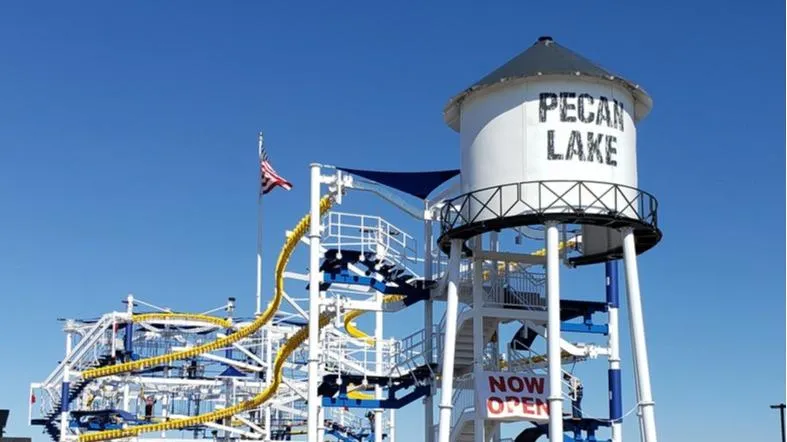 Networking Reception, sponsored by ROLLER