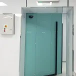 Swing radiation shielding doors