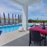 Villa 1700m² T4 suite with Pool - Quelfes