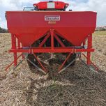 Epandeur d'engrais / graines / microgranulés