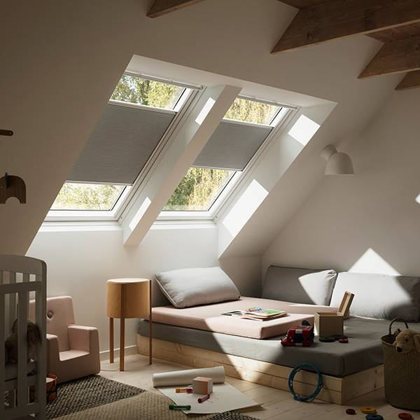 Blinds and sunscreening products