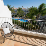 Maison jumelée de trois chambres - excellente localisation - piscine commune