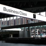 Schwebendes Lichtband