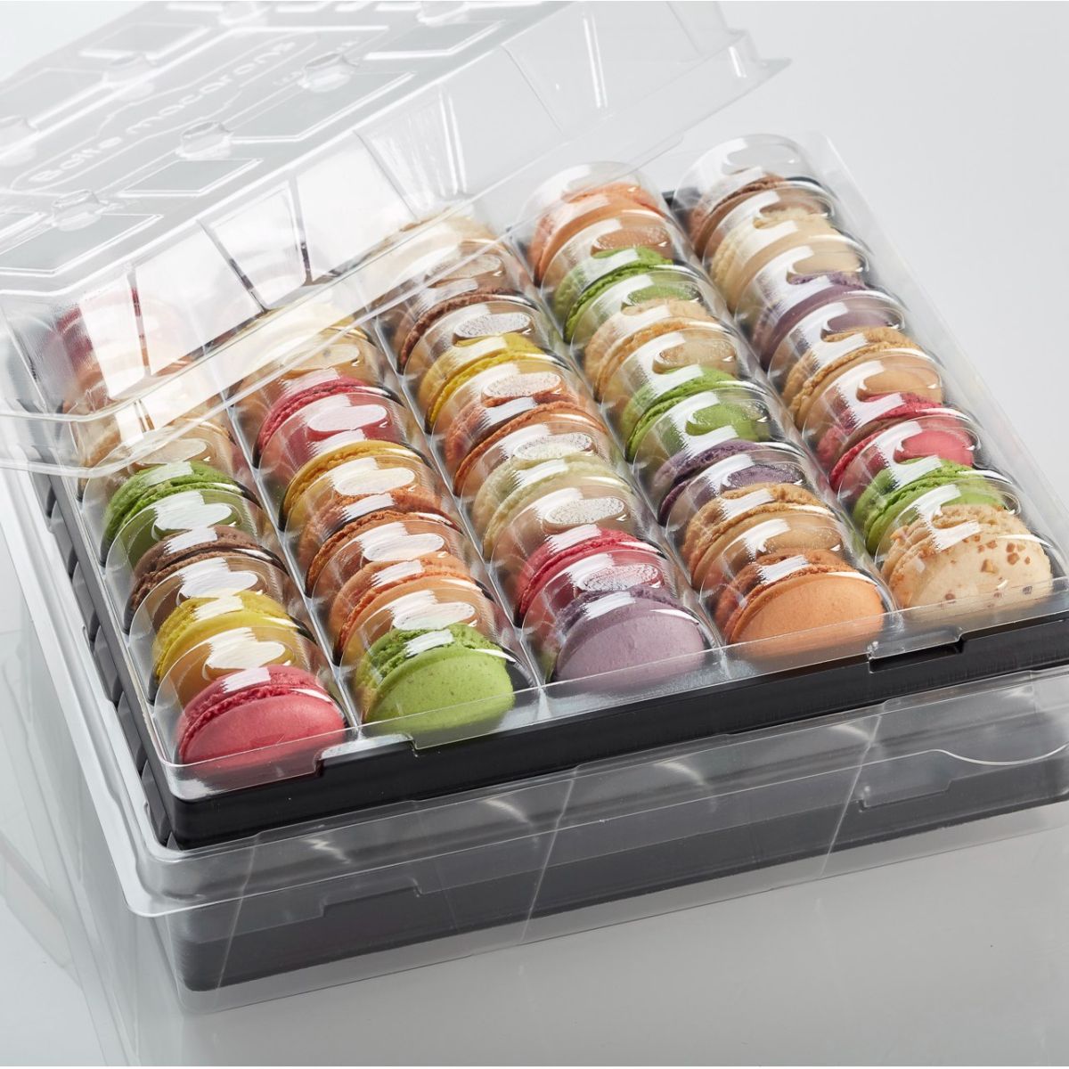 Thermoformed tray and box for MACARONS
