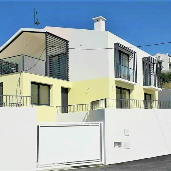 Maison T3 à Cristo Rei, Caniço