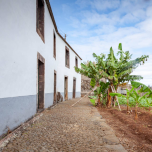 Traditional House / With Land (Porto Moniz)