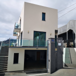 3 bedroom villa in Caniço, great sun exposure and sea views.