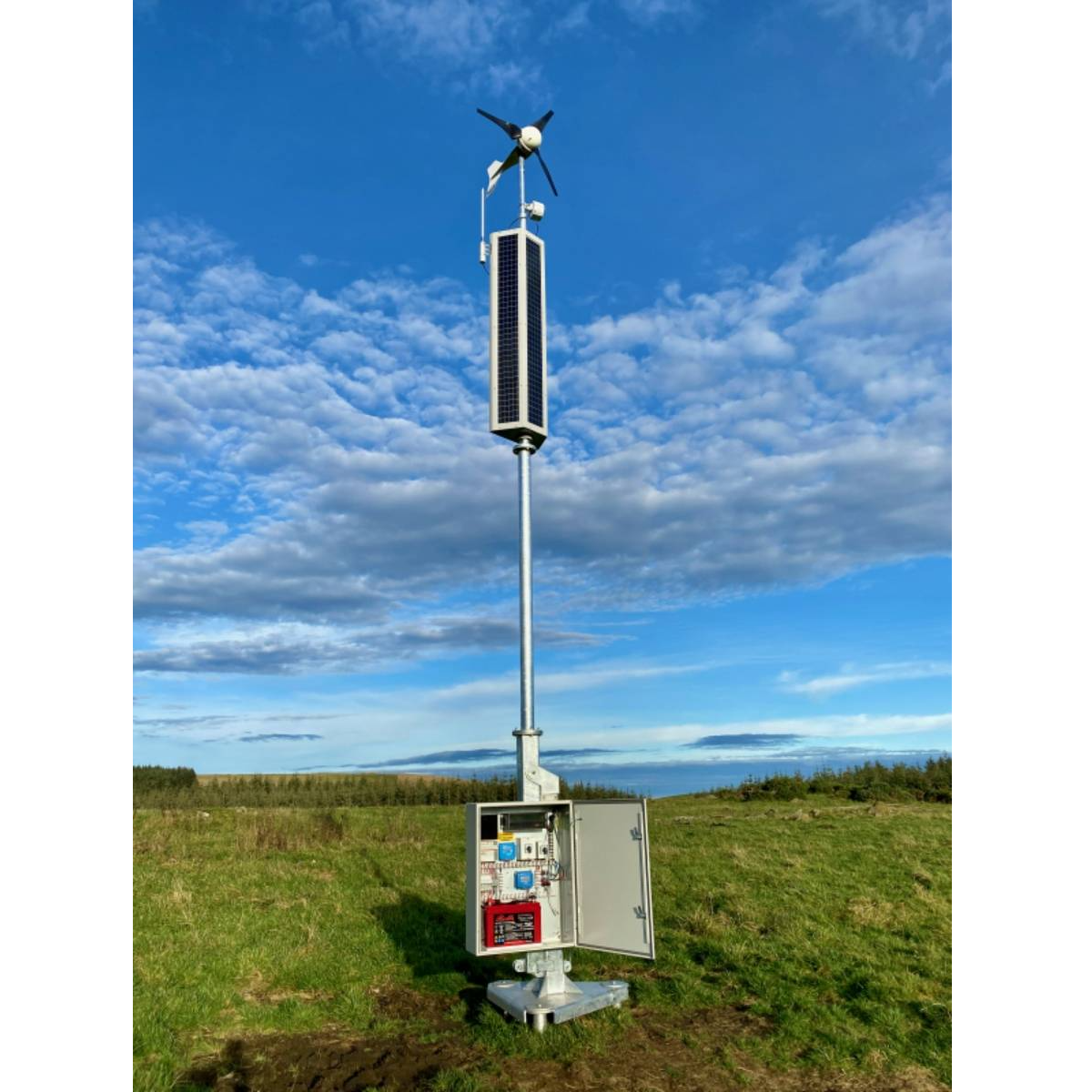 Off-Grid LoRaWAN Gateway