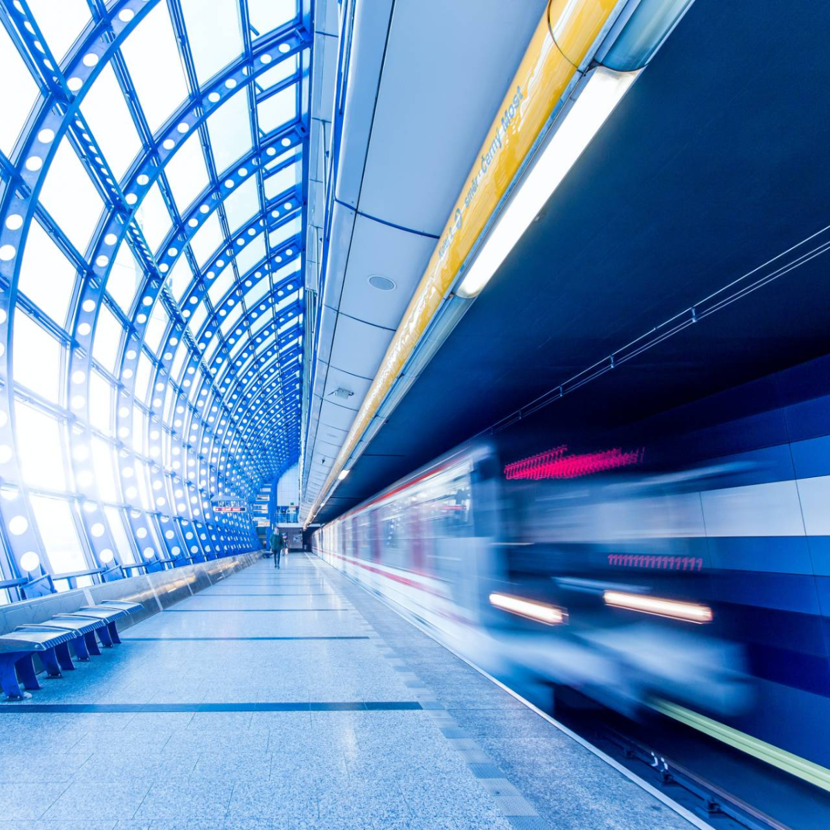 railSTACK - cloud hosting platform in vehicle