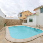 Villa de 3 chambres dans un quartier calme à 15 minutes de Lisbonne et Cascais avec piscine
