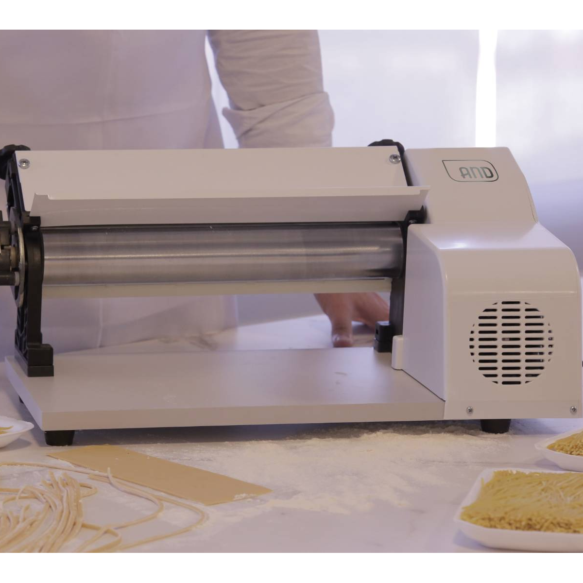 Laminador de Massas Elétrico 37 cm