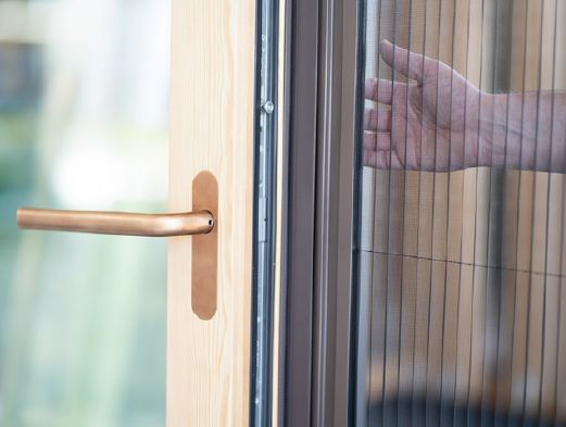 CONCEALED INSECT PROTECTION