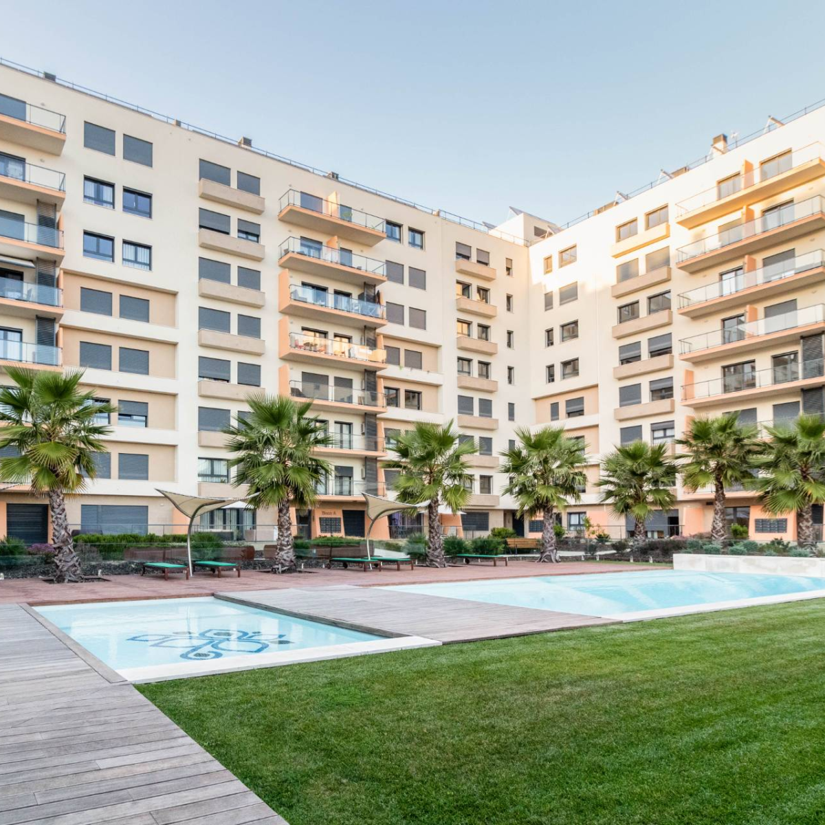 Duplex neuf dans River Terraces avec Terrasse de 35M et vue sur la Baie de Seixal