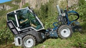 Sival Innovation 2024 : CHABAS - Le tracteur Porte-outils VIROC