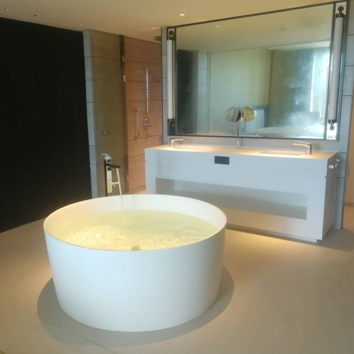 DoubleTree by Hilton, Wanning, Sanya, Hainan