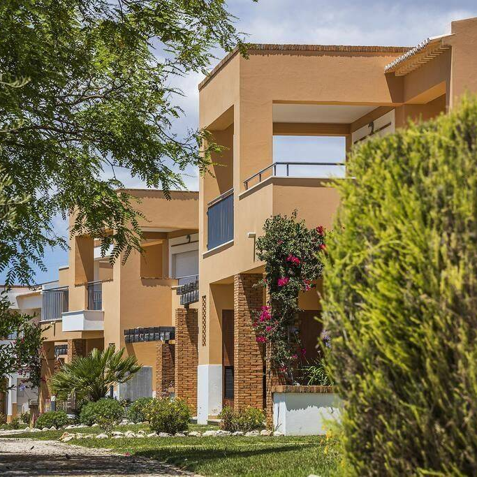 Algarve, Mexilhoeira Grande, 2 bedrooms townhouse in luxury complex