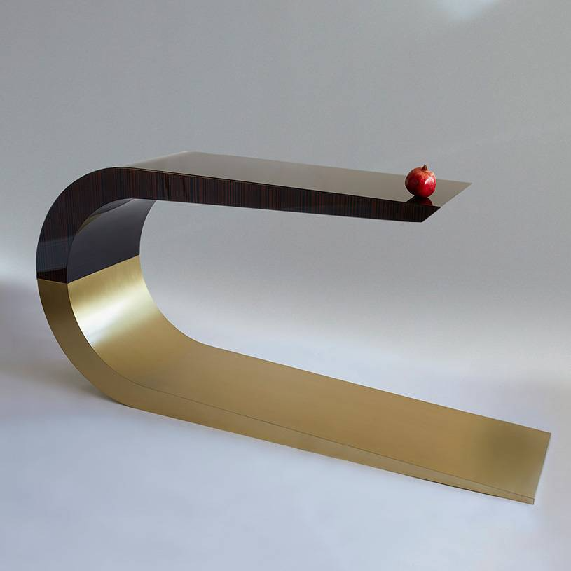 Broken Chain Console