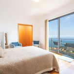 3 bedroom villa in Caniço, great sun exposure and sea view.