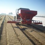 Epandeur d'engrais / graines / microgranulés