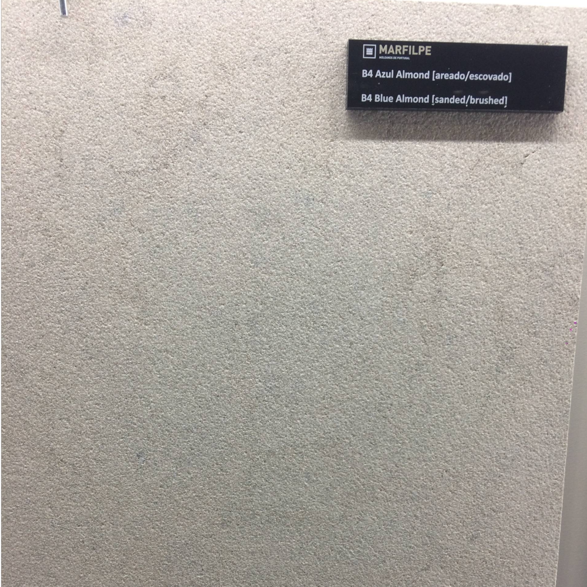 Moleanos Stone - B4 BLUE/NUDE PEANUT