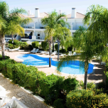 Maison jumelée de trois chambres - excellente localisation - piscine commune