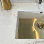 Actress, Singer and Presenter Amanda Holden Chooses Dekton for Kitchen Design