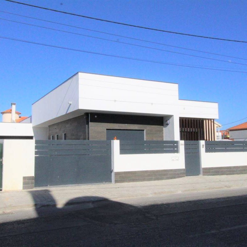 Fernão Ferro /Seixal - Moradia T4 C/ Piscina