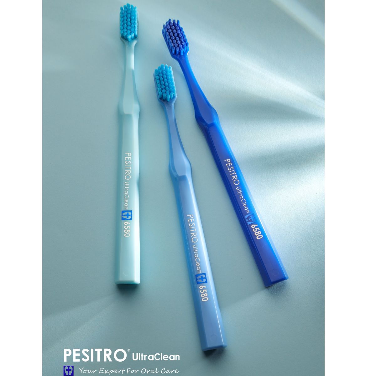 Adult toothbrushes - 6580 UltraSoft
