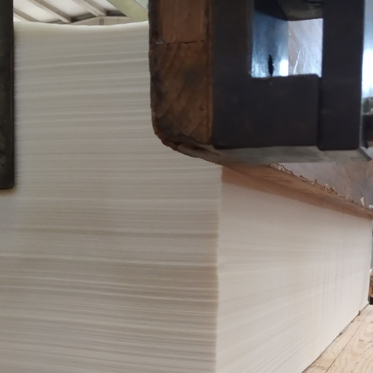 Mise en format : service de découpe de papier / carton