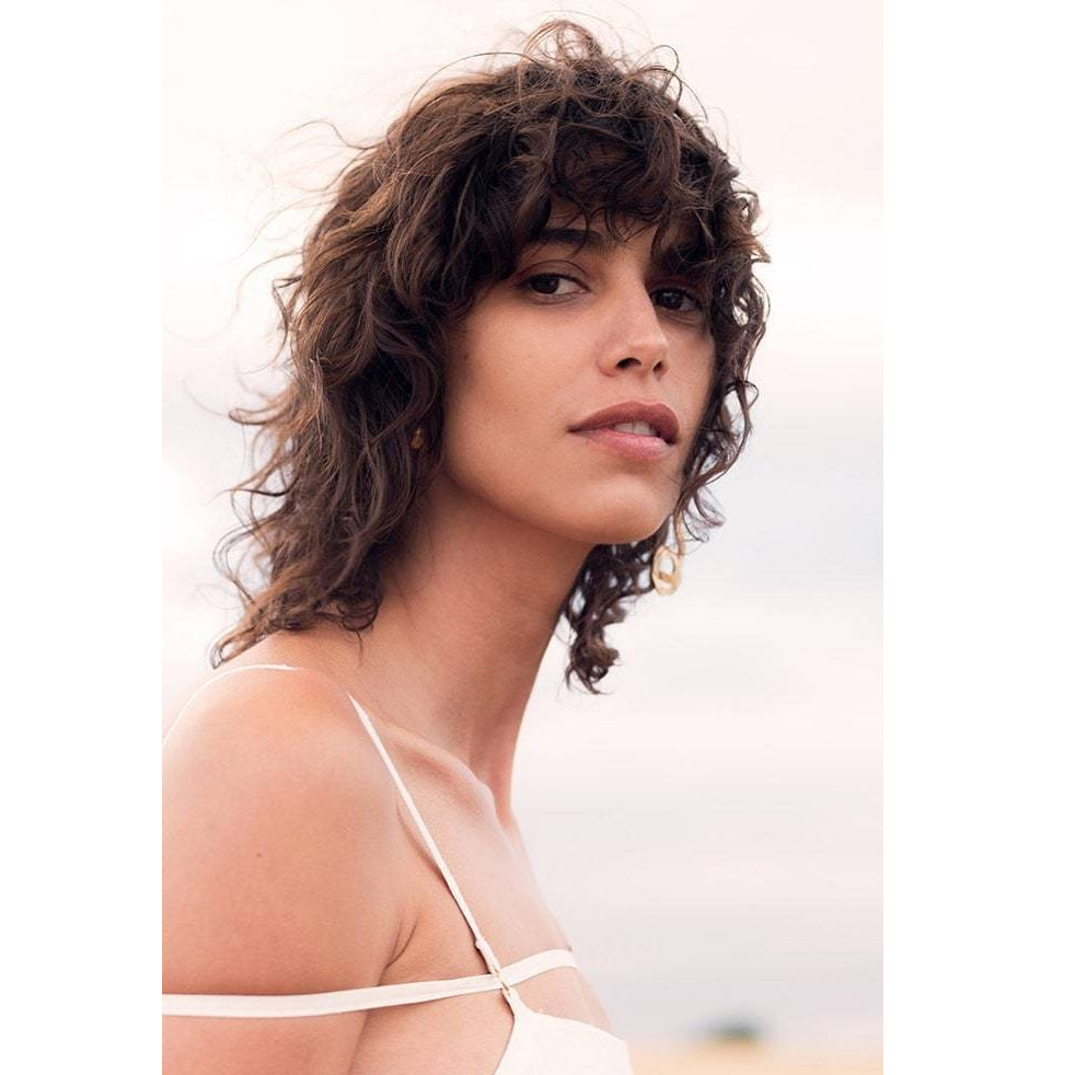 This DIY Hair Cutting Technique Gets Rid Of Split Ends In Seconds