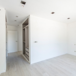 T4 Modern with swimming pool