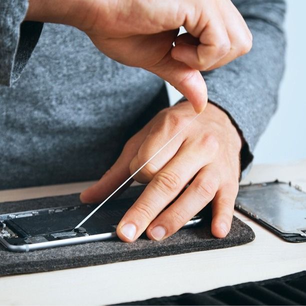 Stretch release tape for residue-free removal