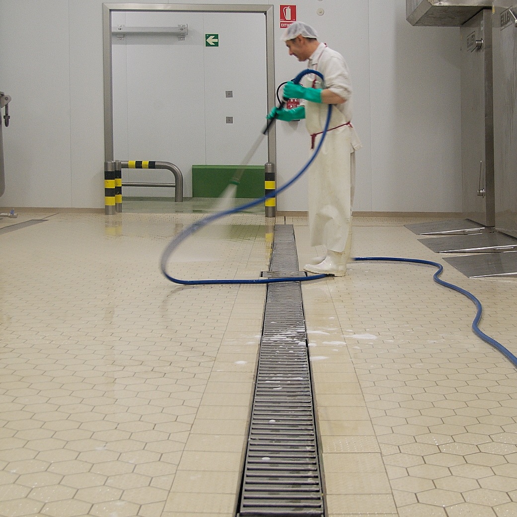 Industrial stainless steel drainage system