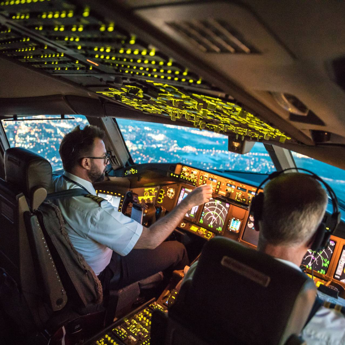 Aircraft operations – connected aircraft, collaborative working, and a digital shift