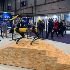 Plataforma de gestión integrada de personas, robots y dispositivos autónomos e IoT