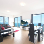 3 bedroom villa in Caniço, great sun exposure and sea views.