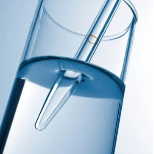 UN ACCOMPAGNEMENT COMPLET JUSQUE DANS L’ENTRETIEN DE VOTRE PISCINE